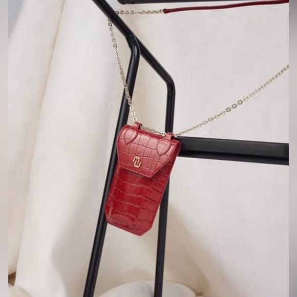 MAJE BURGUNDY CROCODILE-EFFECT EMBOSSED LEATHER PHONE CASE - Picture 4 of 5